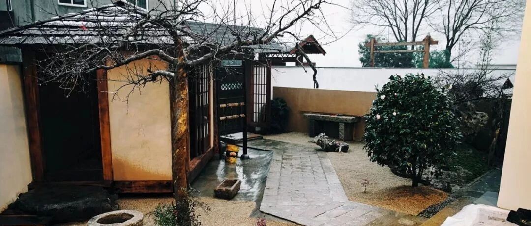 不买别墅，他回乡为父亲造80㎡小院，什么都用贵的