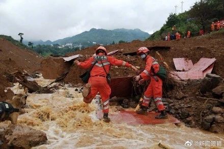 六盘水山体滑坡10余人死亡，20余搜救犬奔赴前线