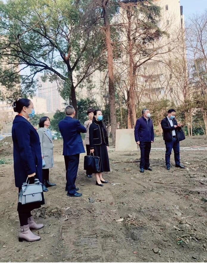 四川省发展和改革委员会 四川省中医药管理局领导到我院考察调研(图1)