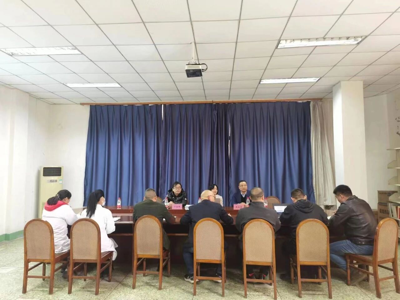 学校职能部门领导来我院调研座谈(图1)