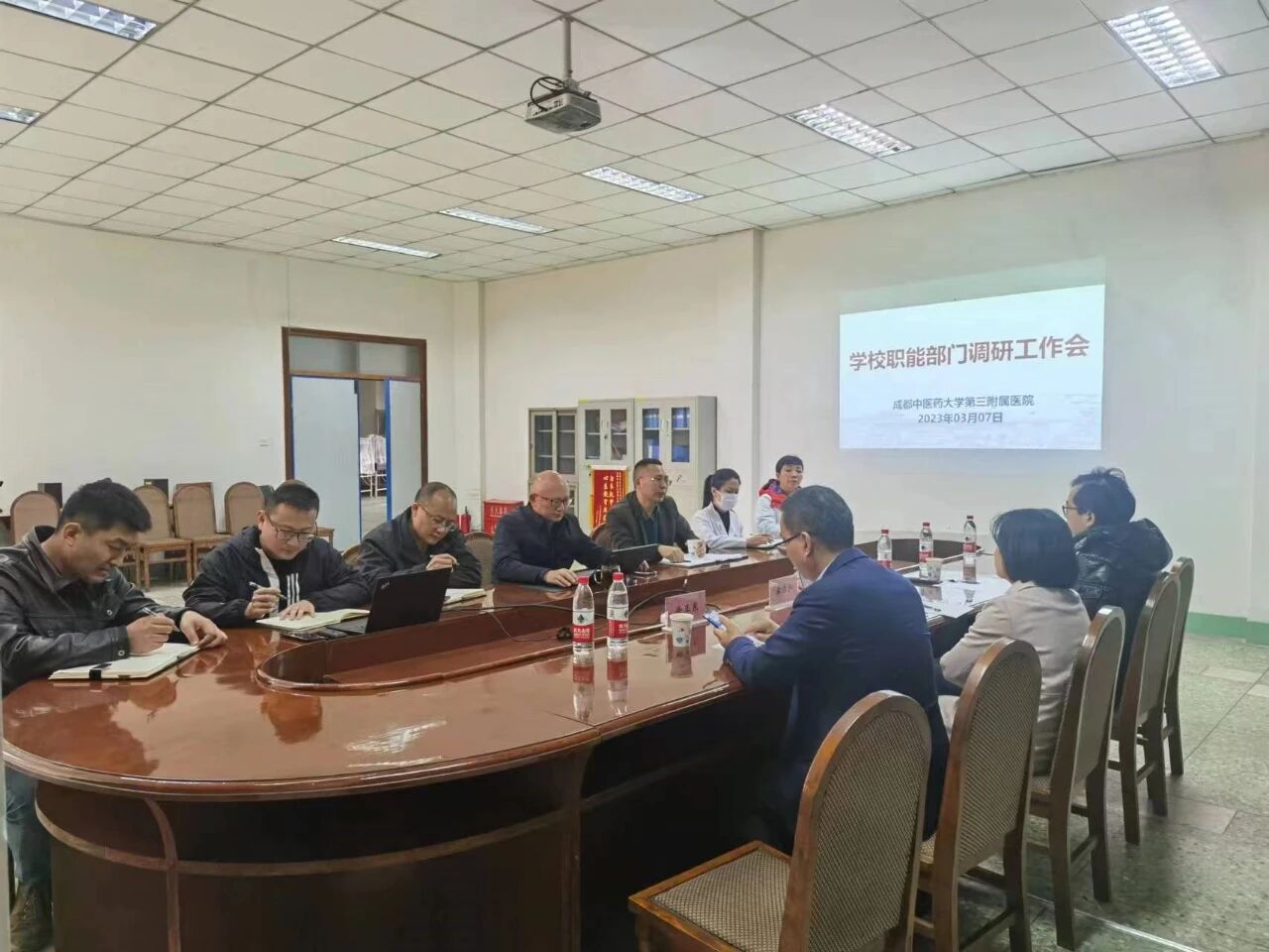学校职能部门领导来我院调研座谈(图2)