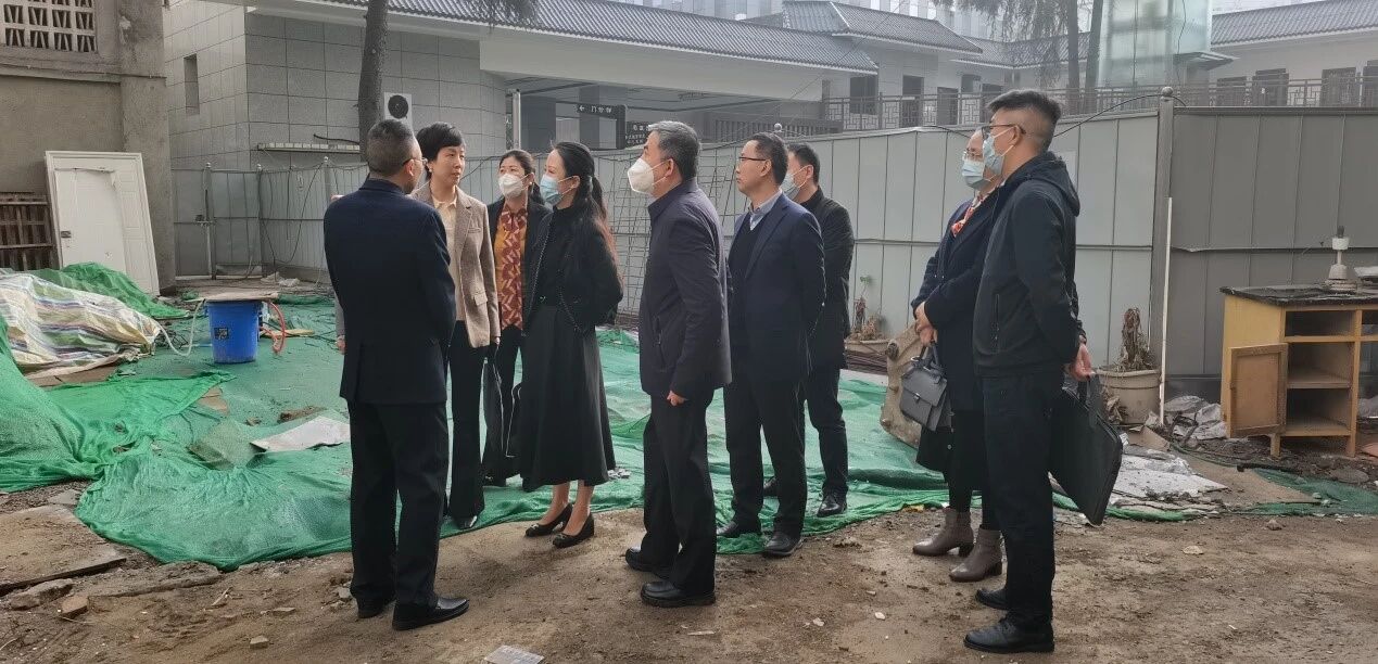 四川省发展和改革委员会 四川省中医药管理局领导到我院考察调研(图2)