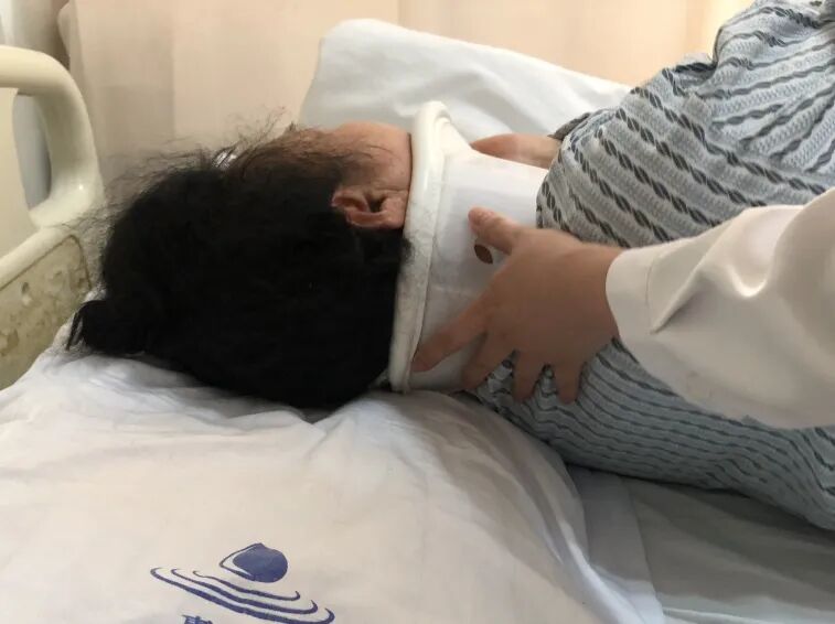 急救颈托怎么测量【急救】颈托该如何正确使用？_https://www.jmylbn.com_新闻资讯_第10张