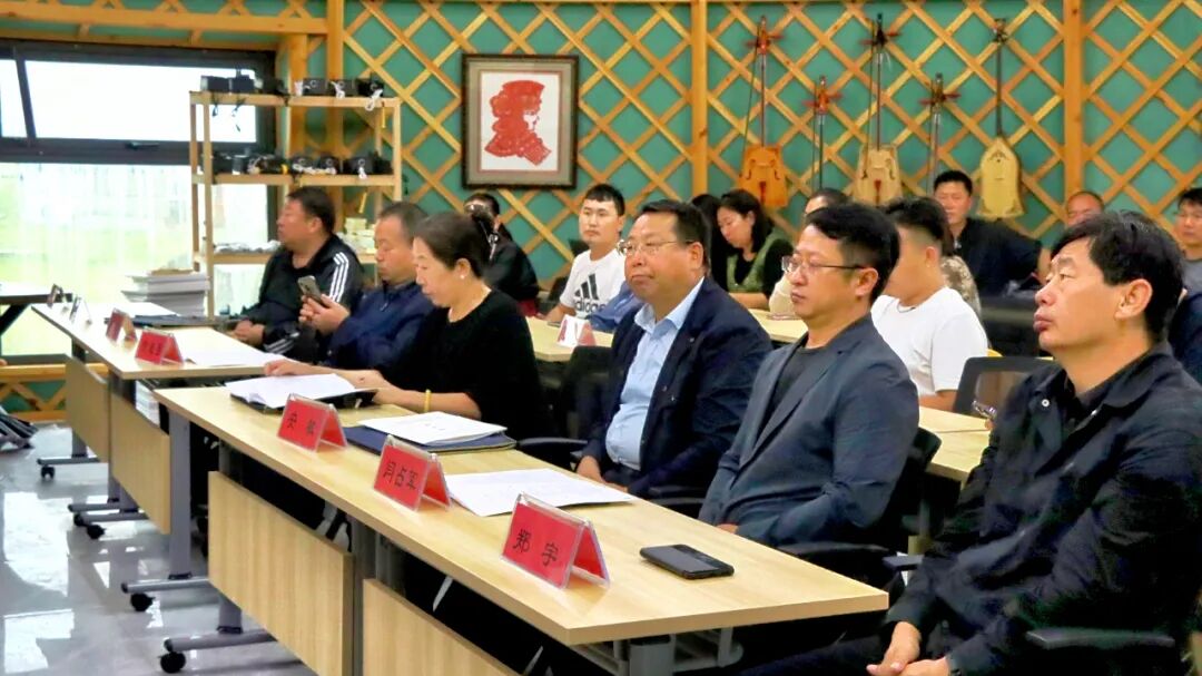 基层艺讯 | “弘扬北疆文化 传承非遗技艺”乌兰察布市非遗作品暨民族制品技艺展演活动在察哈尔右翼后旗成功举办 第2张