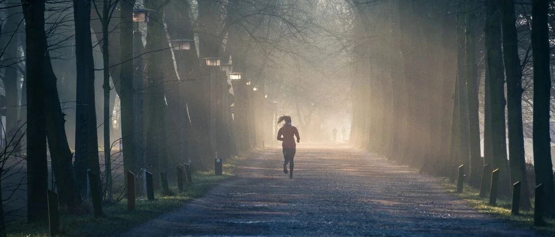 坚持早起，你就赢了