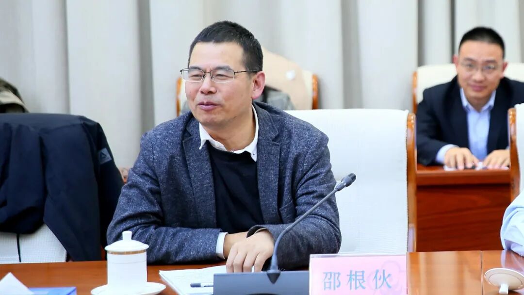 中国农科院科技局局长杨鹏,中国农科院成果转化局局长赵玉林等专家