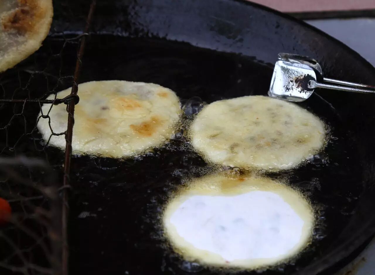 油炸粑粑,勾起多少利川人儿时的回忆【宁夏油炸美食讨论组】