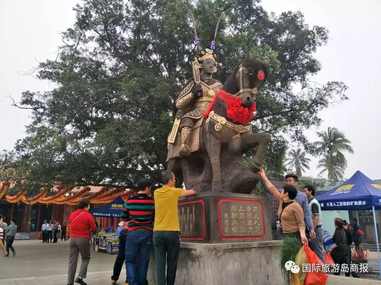 王老吉携手甜美女主播现场直播冼夫人文化节 据史料介绍,海南的军坡