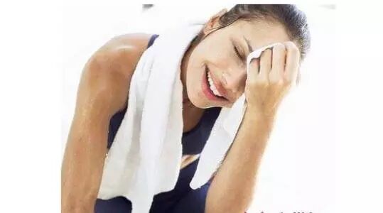 夏天多汗会加重脱发吗？