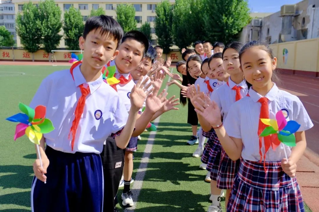 小学与幼儿园图片