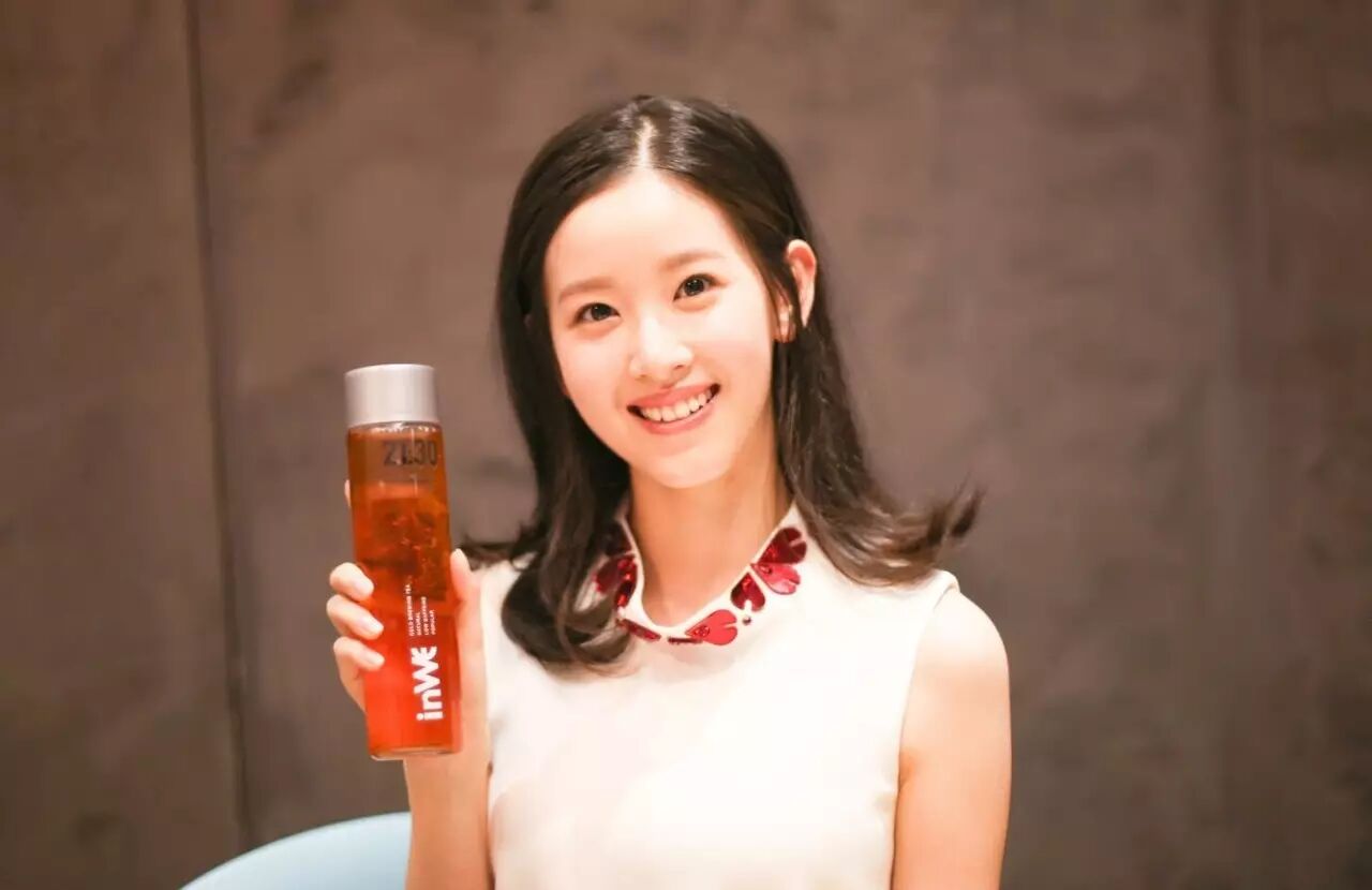 inwe因味茶可是奶茶妹妹章泽天小姐姐的产业,真的店如其人美得不要不