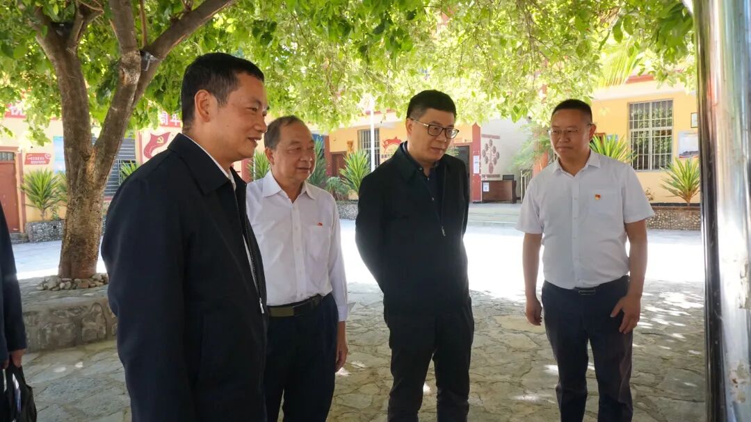 州委常委州委组织部部长应亥宗到红河县调研