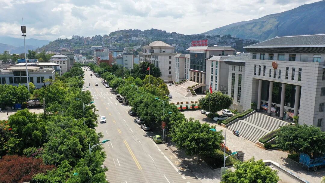 喜迎两会红河县全力打造美丽县城让群众有更多幸福感获得感