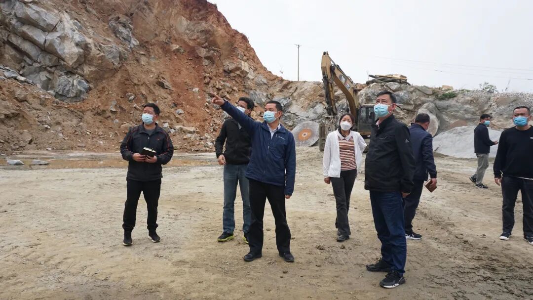陈勇宏到采石场 建筑工地督导检查安全生产工作_红河县融媒体中心