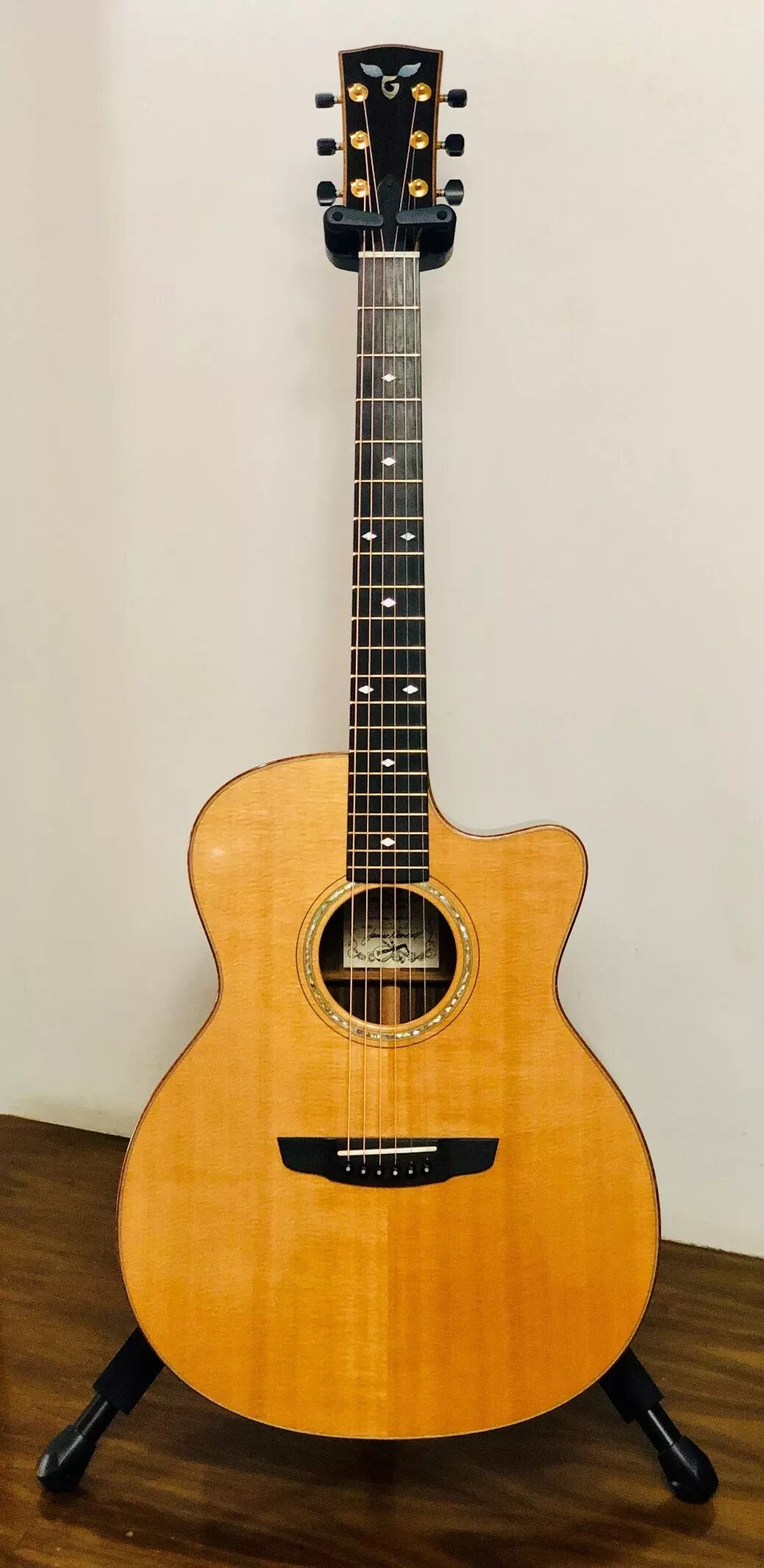 jin【上期回顾】寻琴记|第040期:32寸吉他上的交响,绝版tacoma p1点击