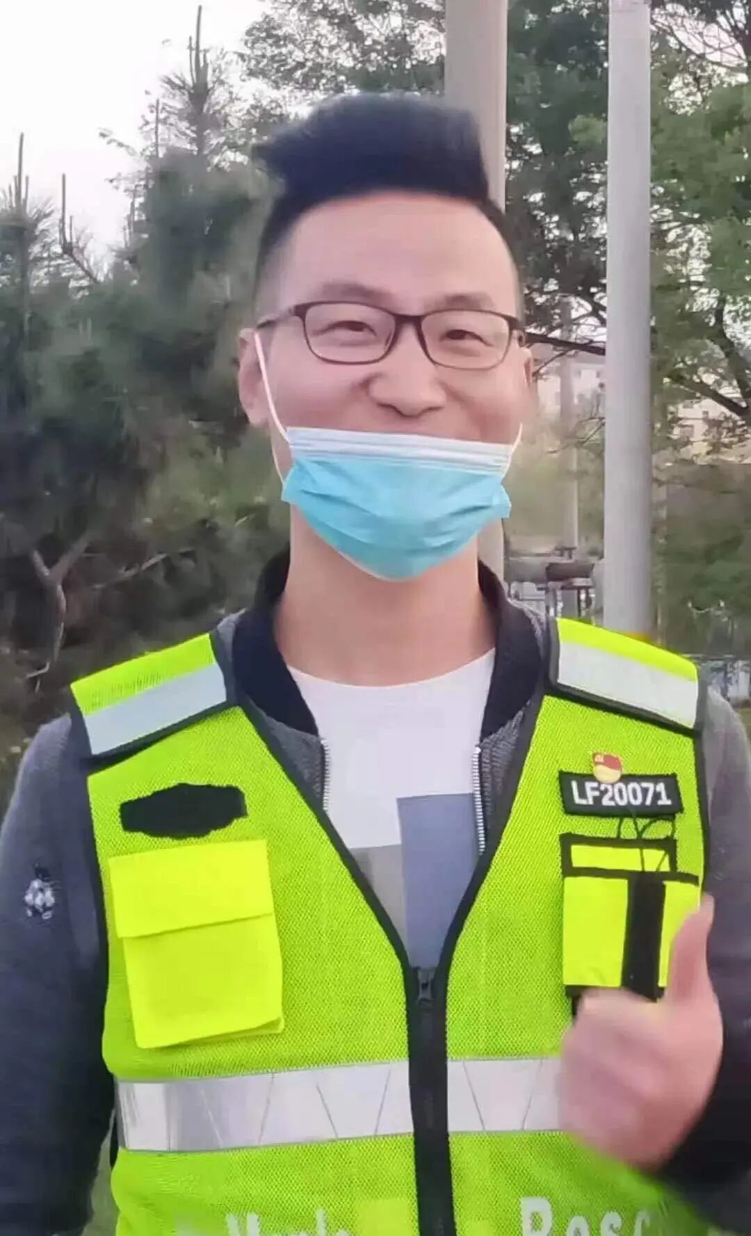 集团广饶市场商户党员张永强和救援服务队一起奔赴郑州登封！