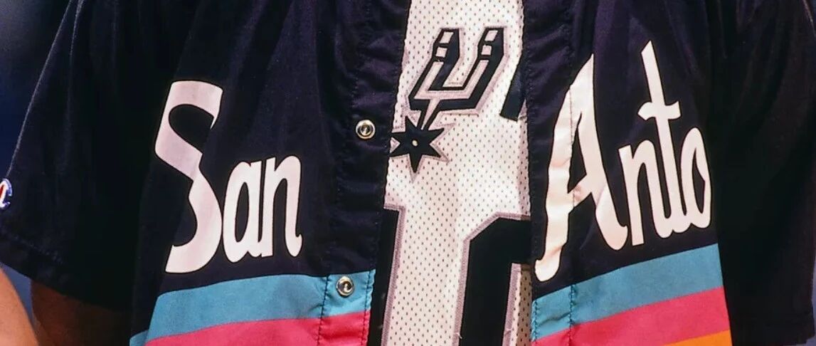 先别着急冲，来看看马刺新城市版球衣的“前世今生”