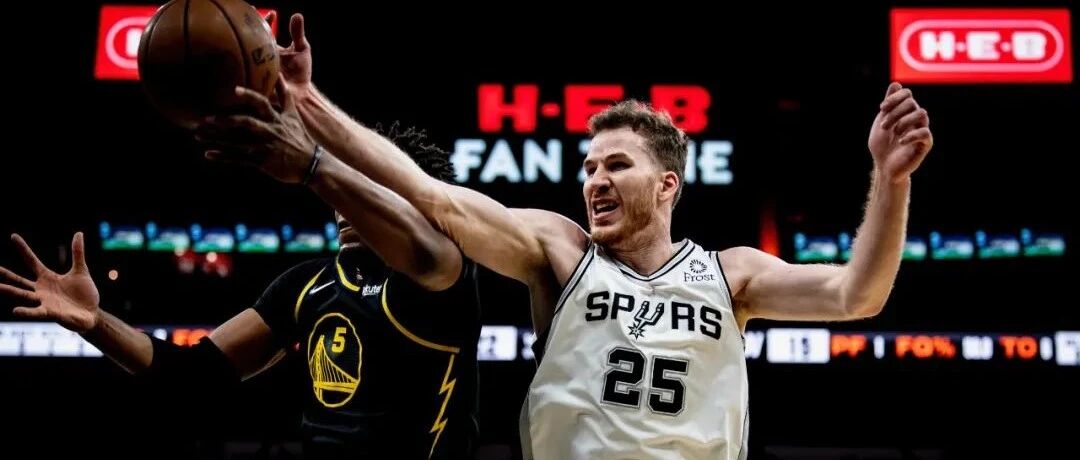 第四节崩盘，马刺不敌惨阵勇士