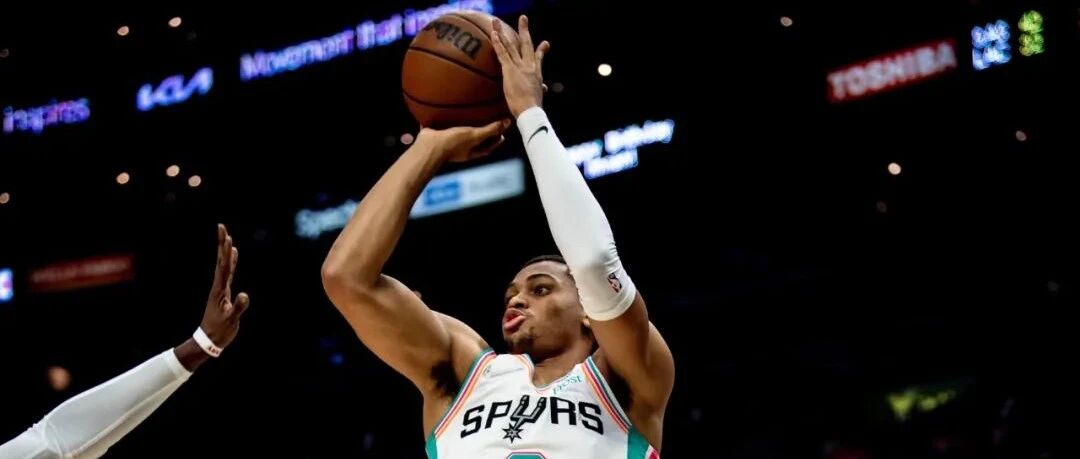 奇普的新作品：凯尔登-约翰逊在三分线外的神奇表现