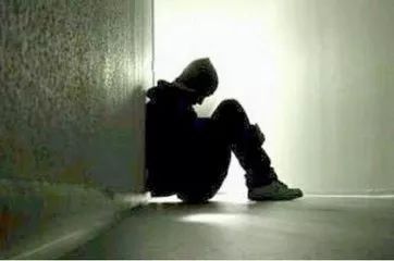 留學兩年敗光200萬！22歲小夥棄學，吃飯要奶奶喂 留學 第3張