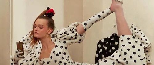 难度升级！时髦到让别人怒删朋友圈的拍照姿势！