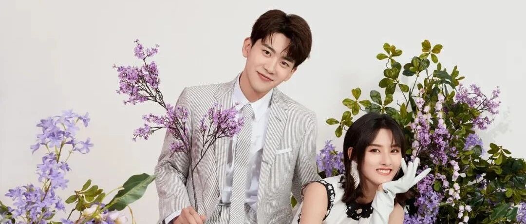 初春穿搭“小心机”，跟着宋祖儿和费启鸣学会这一套就够了！