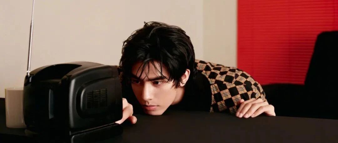 论撩人，这位新晋男神的功力可一点都不输。