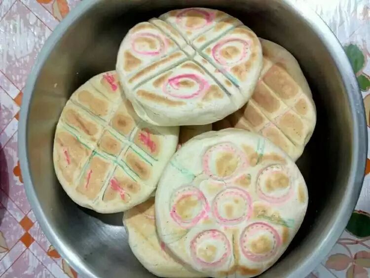 花馍馍: 五颜六色,生活丰富多彩!