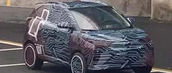 外观精致小巧 奇瑞QQ新车街拍谍照曝光