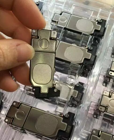 iphone 8 扬声器以及官方保护壳曝光