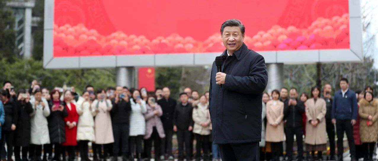 习近平在贵阳考察超市和社区