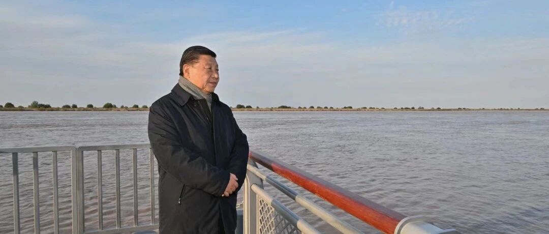 习近平在山东东营考察黄河入海口