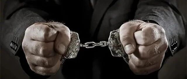 退休还想发挥“权力余热”？中纪委再敲警钟