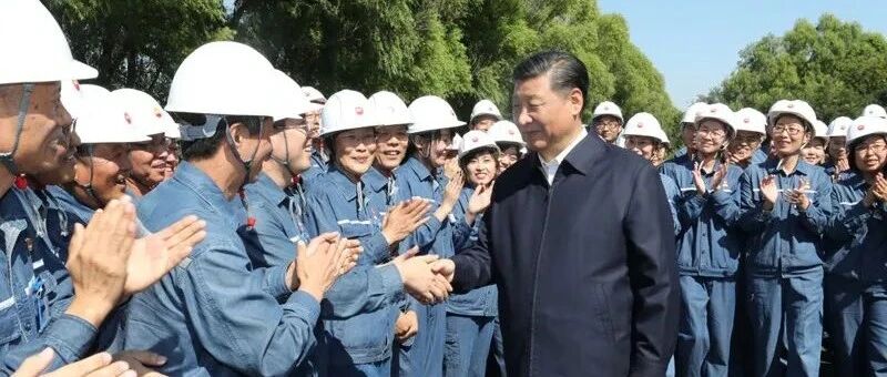 是简单以国内生产总值增长率论英雄，还是强调以提高经济增长质量和效益为立足点？