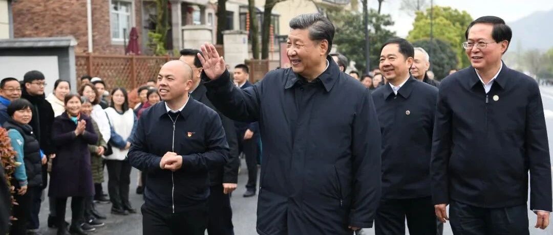 习近平总书记的三张照片
