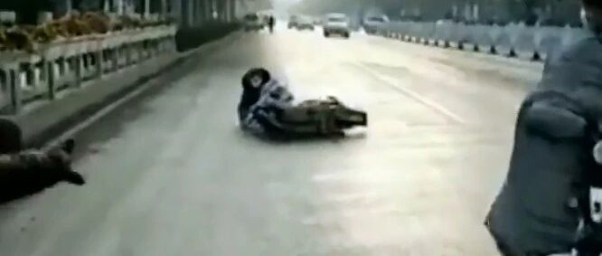 零下天气还洒水，难道是洒水车的错？