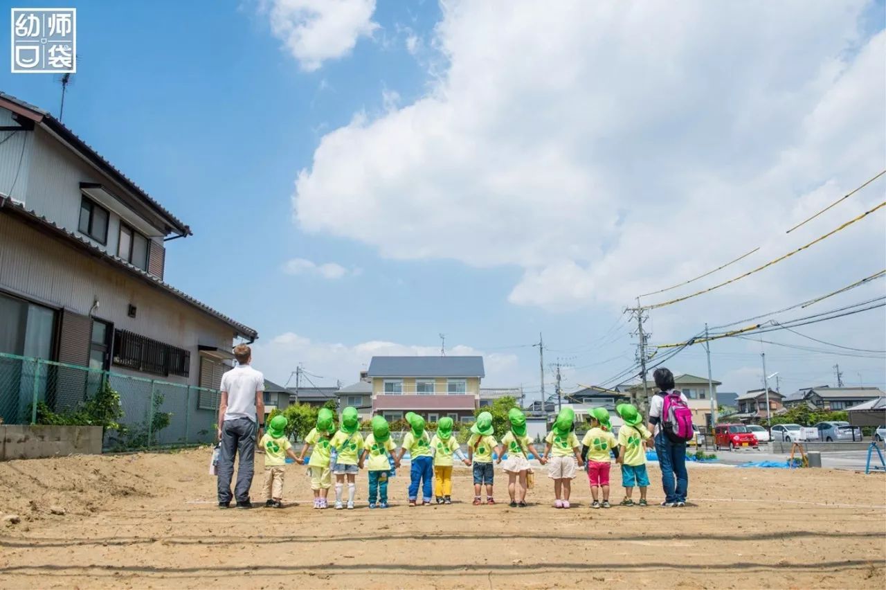 白色門配什么顏色地板好看嗎_白色墻配地板效果圖_純白色木地板