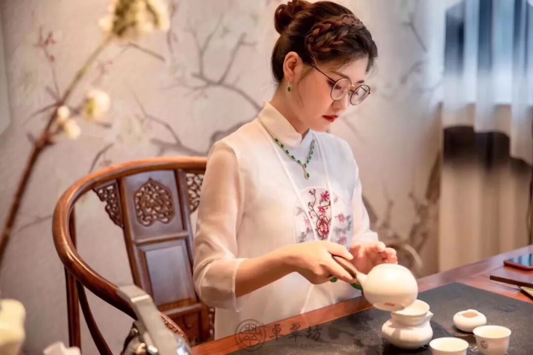 翡翠和女人之间的美丽故事！