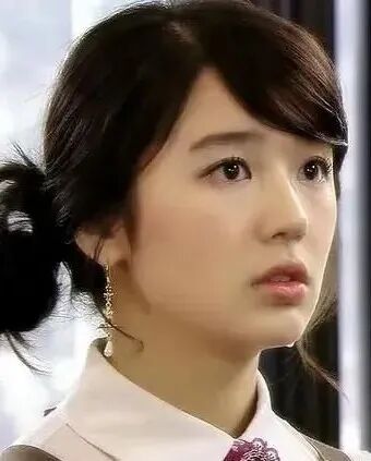 【明星】从16岁国民甜妹到“整容怪物”？她这妈生美貌算是毁了（组图） - 42