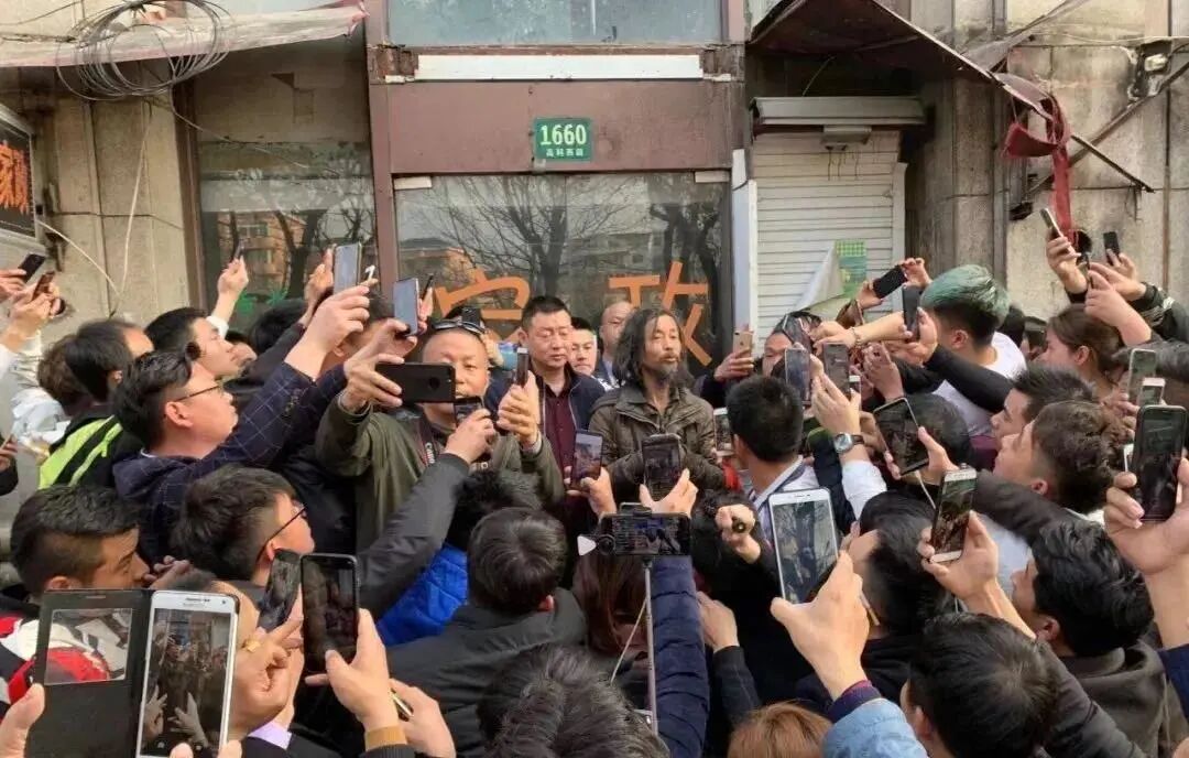 消亡47天，李德柒忽然表达意见：关注传言难，自学一个人的缺点极难(图12)