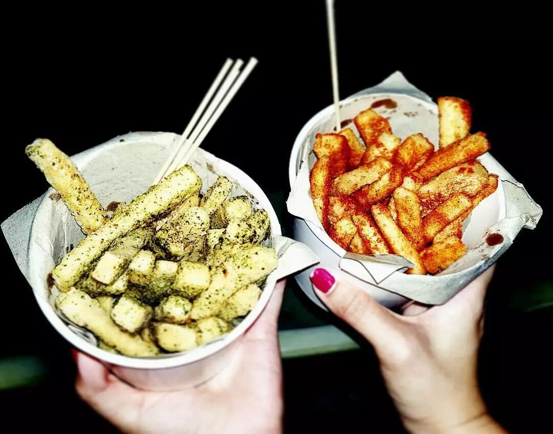 赏灯会、看烟花、品美食，新加坡充满中国年味！