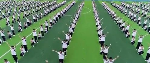 跳操跳出网红款！又是别人家的学校