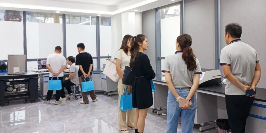 領(lǐng)拓聚焦 | 超薄切片機(jī)新品發(fā)布會(huì)暨電鏡前處理設(shè)備分享會(huì)