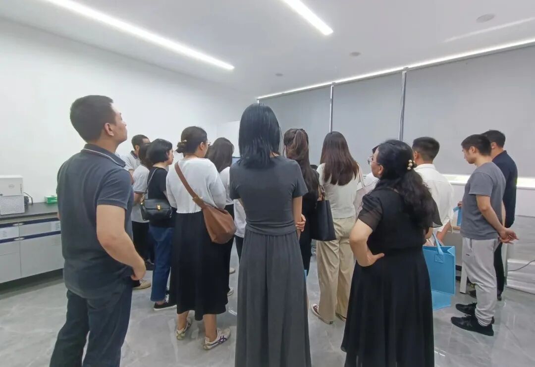 領(lǐng)拓聚焦 | 超薄切片機(jī)新品發(fā)布會(huì)暨電鏡前處理設(shè)備分享會(huì)