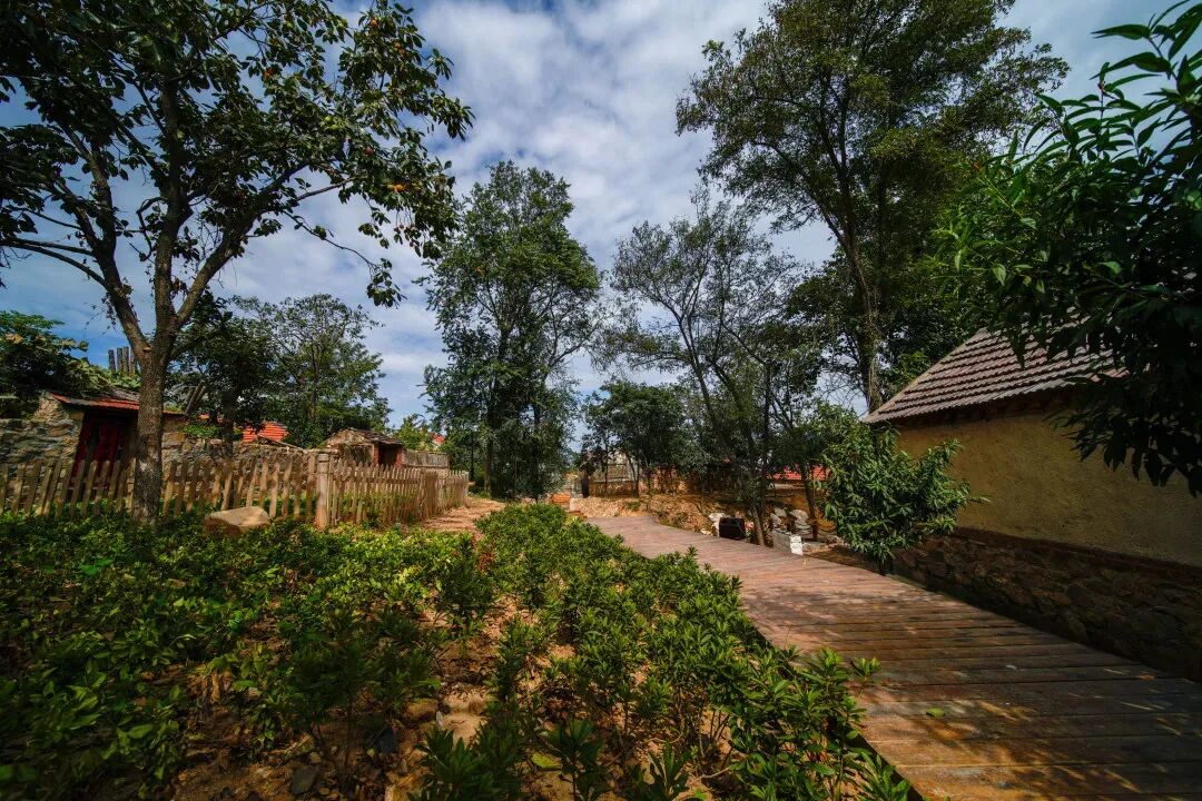 后石沟村从现在的水库库底搬离,分迁到辽宁省大连市,珠海街道东新村