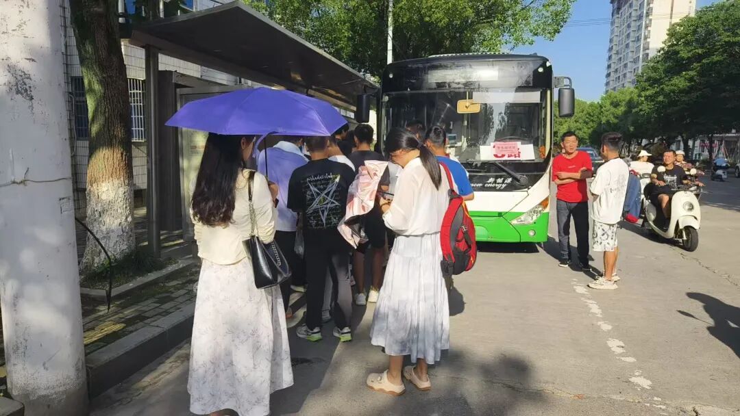 九江長運 以專業(yè)運力護航學(xué)子逐夢路