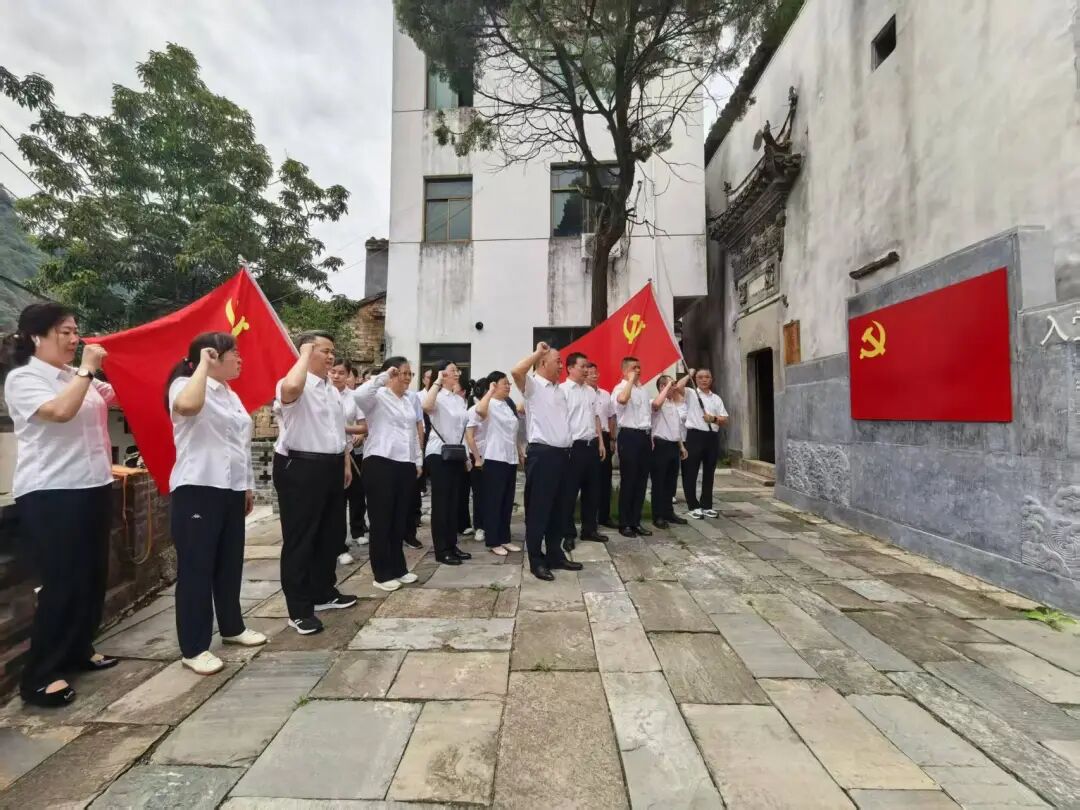 江西長(zhǎng)運(yùn)開(kāi)展“七一”系列活動(dòng)