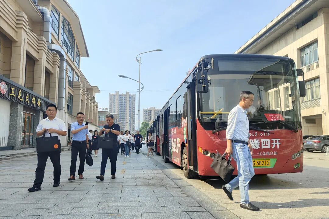 九江長運 圓滿完成瑞昌市第八屆人大六次會議交通保障任務(wù)