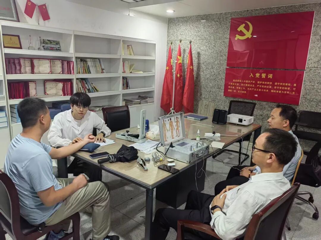 都市城際公交 中醫(yī)健康診療活動進基層