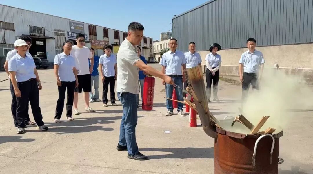 新余長運：開展消防應(yīng)急疏散演練